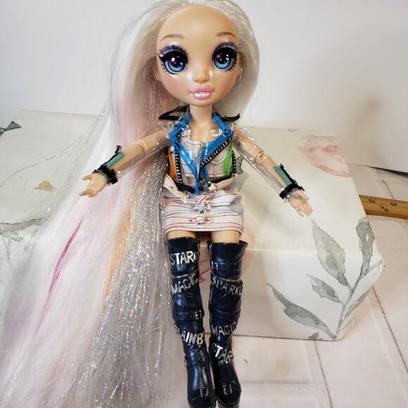 Rainbow High Amaya Raine Hair Studio Doll Articulated 11" Dressed with Shoes - Picture 6 of 7